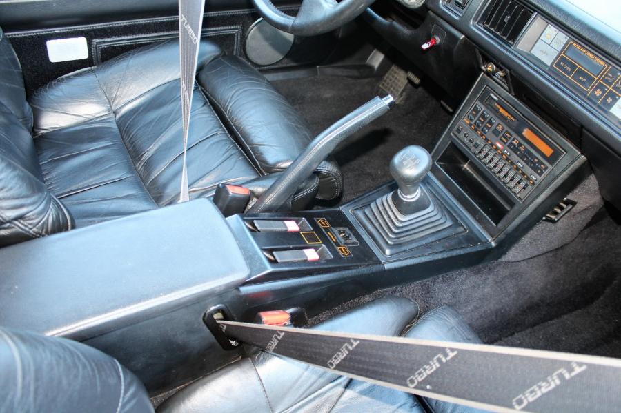 Интерьер Chrysler Conquest TSi 1987 года  (фото 61 из 137)